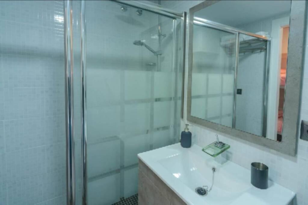 Apartamento 215. Primera Linea De Playa. Benalmadena Exterior photo